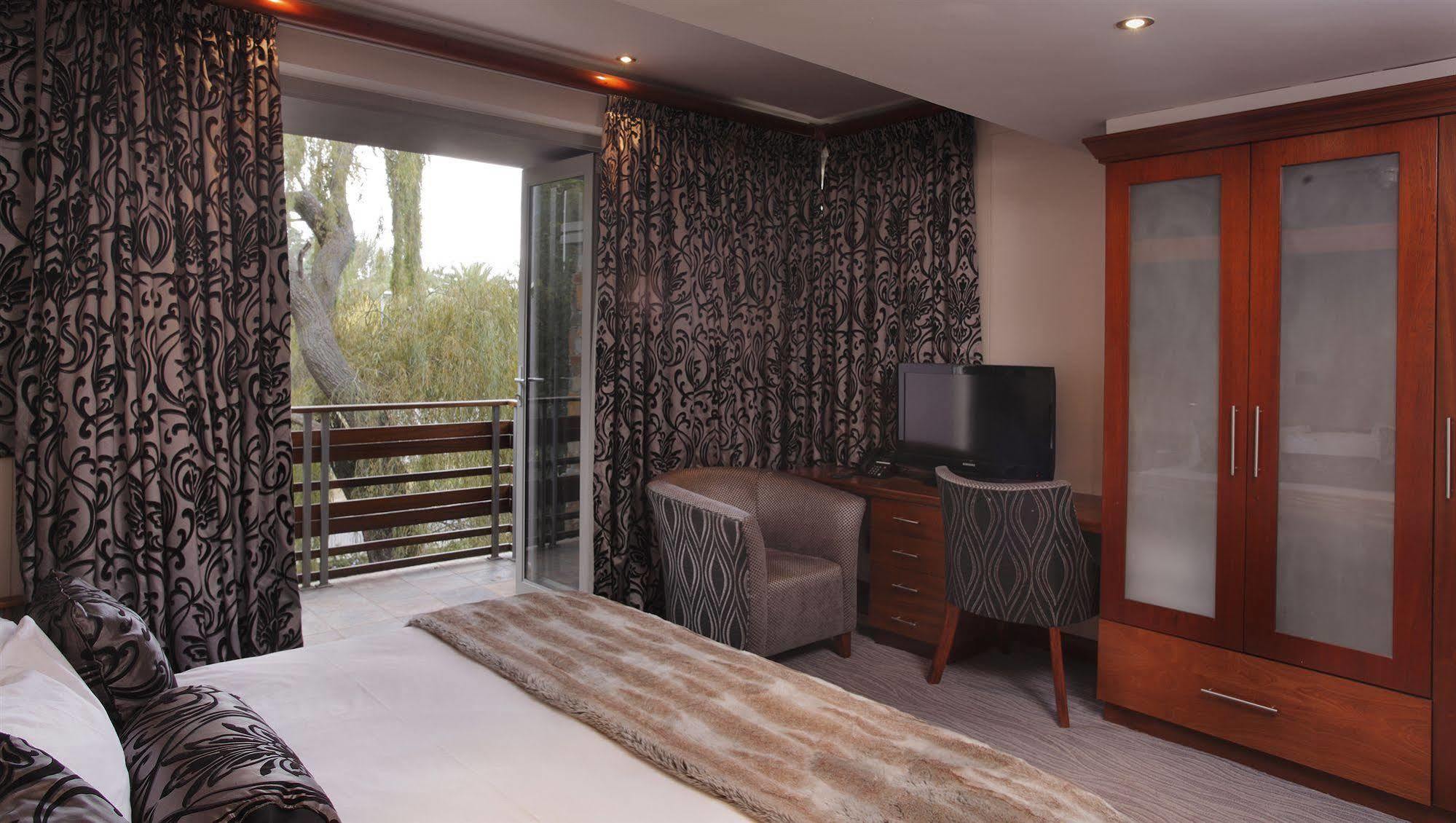 The Capital Moloko Hotel Johannesburg Exterior photo